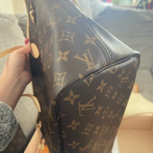 AUTHENTIC BRAND NEW Louis Vuitton Neverful MM and pouch - Picture 9 of 16